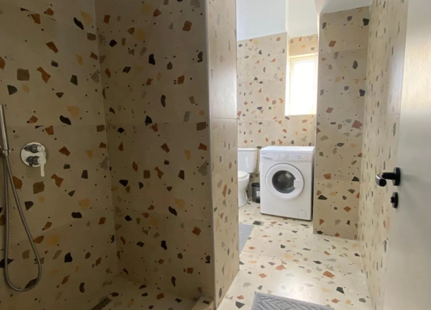 Jame'S Apartment Sarande